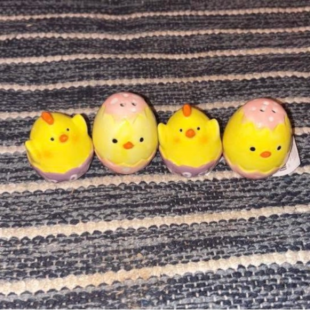 Cute Chick Salt and Pepper Shakers